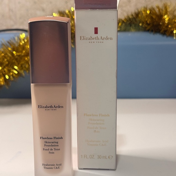 Elizabeth Arden Other - Elizabeth Arden Flawless Finish Foundation - Tan